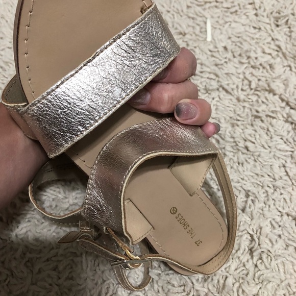 Sandals - Picture 6 of 8